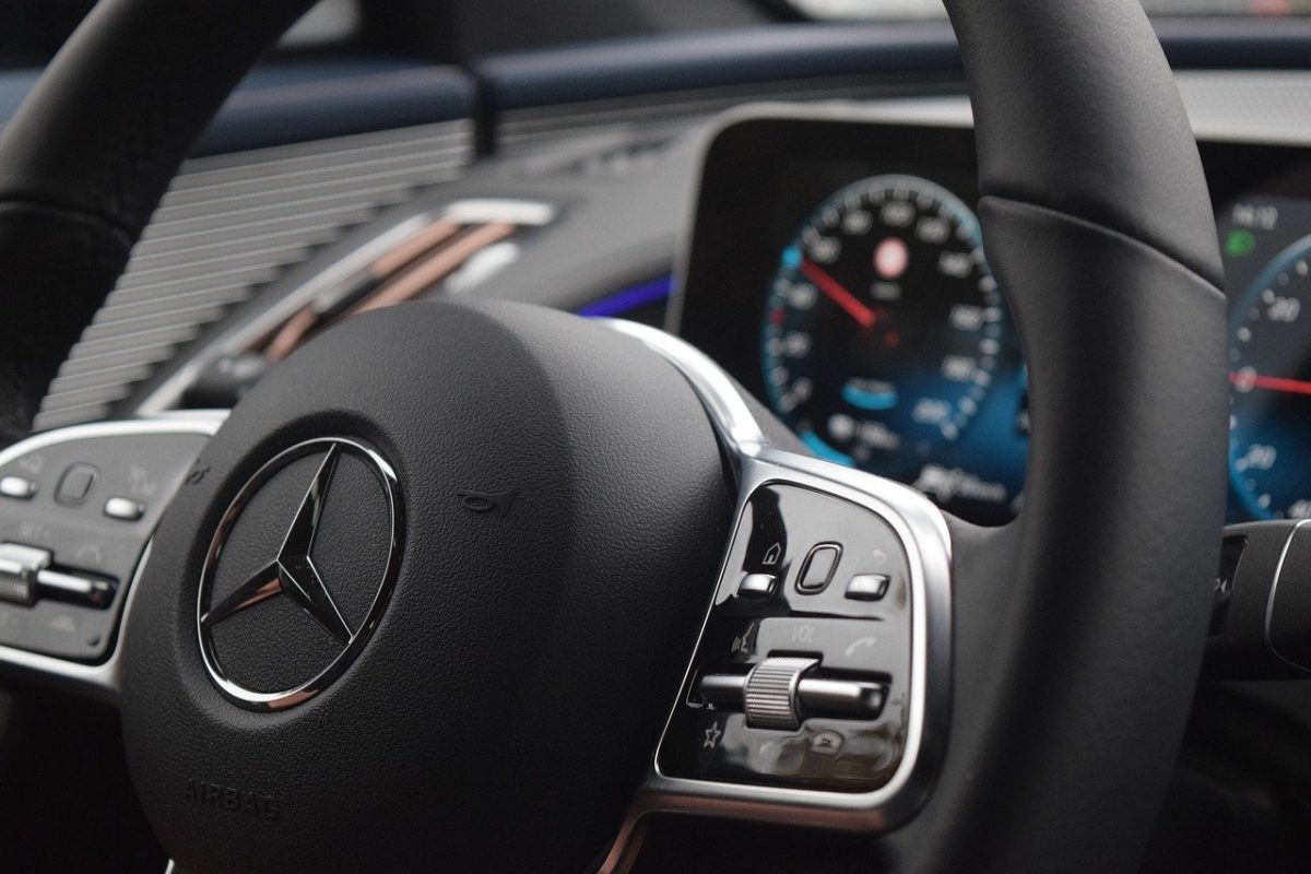 mercedes eqc, mercedes steering wheel, mercedes interior